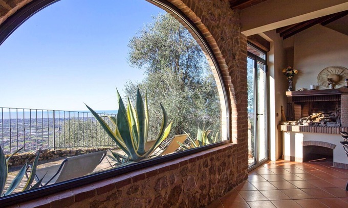 Santa Lucia Villa | Beautiful private villa for 4 people with A/C, TV and patio