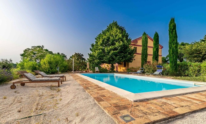 Bettolelle Villa | Merveilleuse maison de vacances privée avec WIFI, piscine privée, TV et vue panoramique