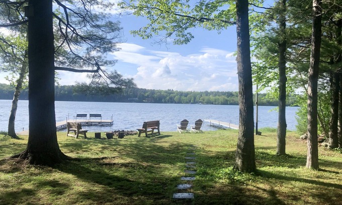 Chief Lake Maison | Beautiful property on Lac Courte Oreilles - flat lot - sleeps 16!