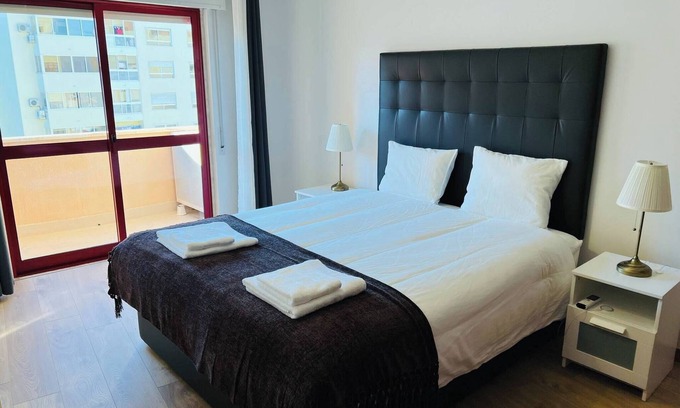 Povoa de Santa Iria Appartement | Beautiful Apartment - Family and Group of Friends