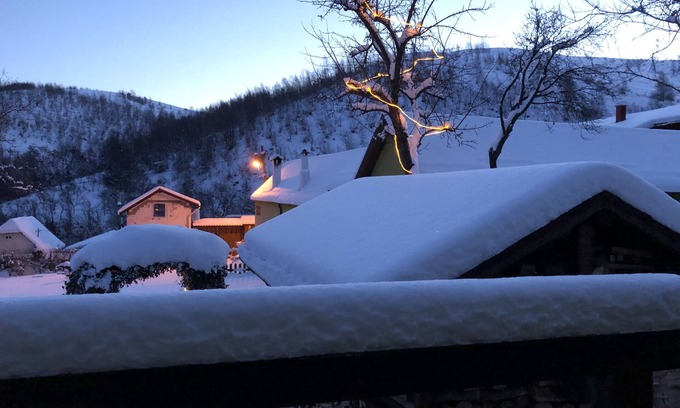 Girbova Chalet De Ski | Belles vieilles maisons de campagne calmes et confortables, morceaux de vie authentique!