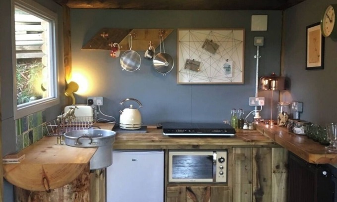 Llandegla Maison | Beautiful quirky log cabin situated at the foot of Llandegla Forest
