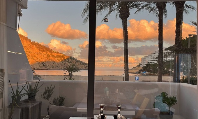 Santa Eulalia del Rio Appartement | Beautiful Relaxing Tiny Beach Home in Ibiza’s Cala Llonga Beach