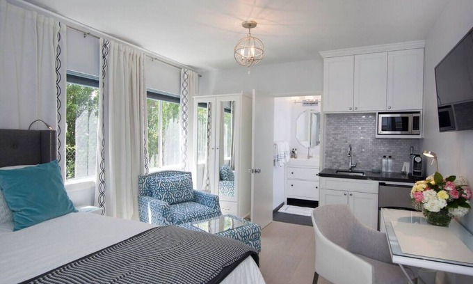 Ocean Park Appartement | Beautiful renovated studio close to the ocean.