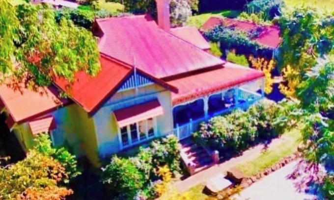 Kiama Autre | Beautiful renovated pet friendly farmhouse in the rolling green hills of Kiama
