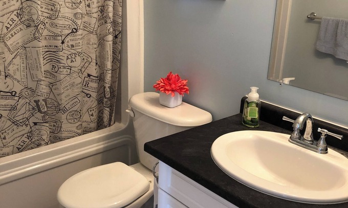 North Bay Maison | Beautiful Room, Comfortable Bed, South Facing Window
