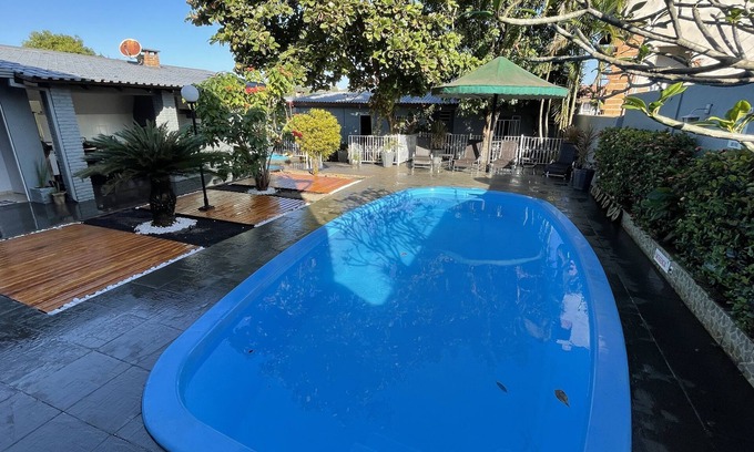 Vila Yolanda Appartement | Beautiful room overlooking the pool in CENTRO de FOZ