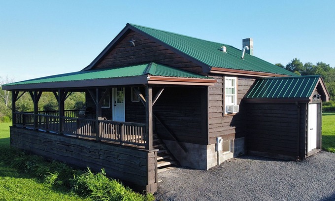 South Rutland Cabine | Beautiful Rustic Cabin - Heart of Tug Hill - Directly on Snowmobile/ATV Trail