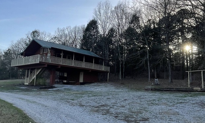Oakland Cabine | Beautiful Rustic Cabin at Enid Lake, near Grenada Lake, Sardis Lake & Ole Miss