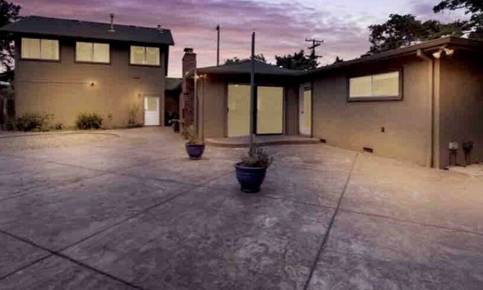 Walnut Creek Maison | Beautiful safe family oriented quite and relaxing house with all Ammunities.