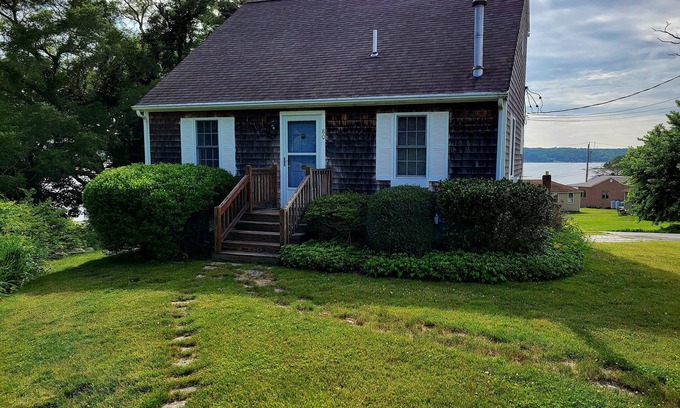 Westport Maison | Belle 'Saltbox Cape Cod »avec Vues de l'eau sur 3 niveaux