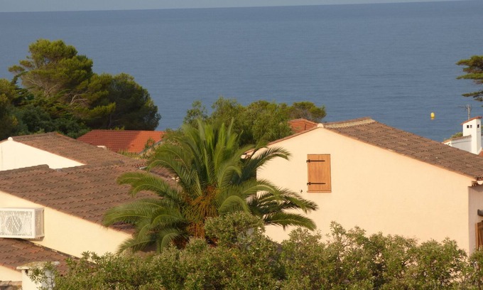 Saint-Aygulf Appartement | Beautiful Sea View – Terrace (Loggia) – 300 m from the Beach – Near Shops Wi-Fi