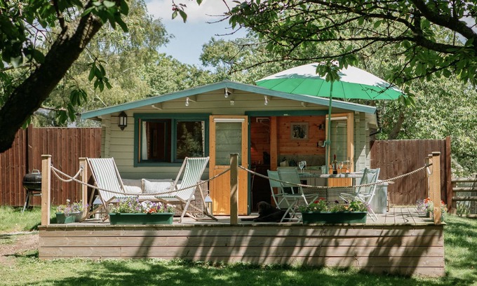 Sittingbourne Cabine | Confort-Famille-Salle de bain privée séparée-Cherry Lodge