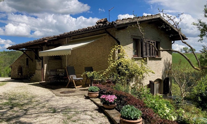 Urbania Cottage | A charming flat in a country cottage in the Marche.