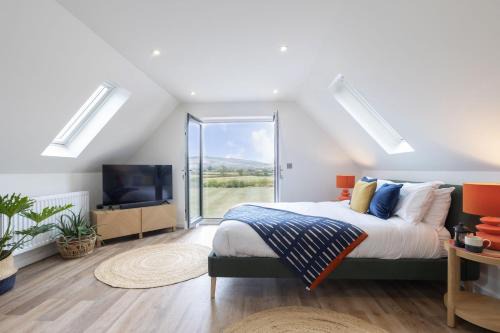 Mangotsfield Maison | Beautiful Self Contained Loft Studio Home in Rural Toddington