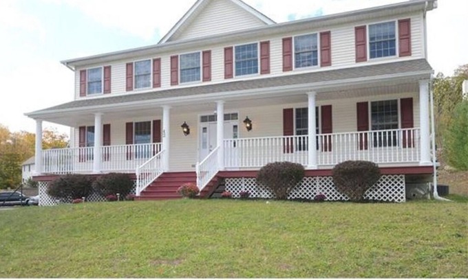 Carmel Maison | Beautiful Single Family Home 4 Bed 2.5 Bath