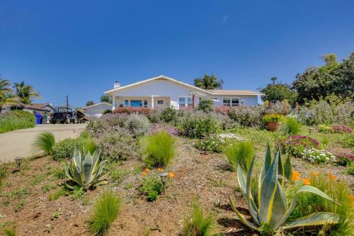 Fire Mountain Maison | Beautiful South Oceanside Bungalow 1 Mi to Beach!