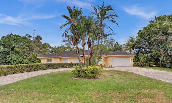 Southwest Ranches Villa | Beautiful spacious villa, close to entertainment, shopping ,Miami/ FtLauderdale