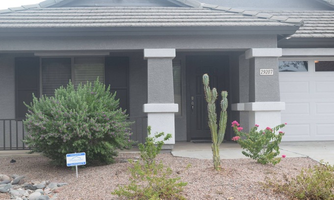 San Tan Valley Maison | Beau ranch de 3 chambres. 2175 pieds carrés Terrasse couverte pour profiter du soleil.