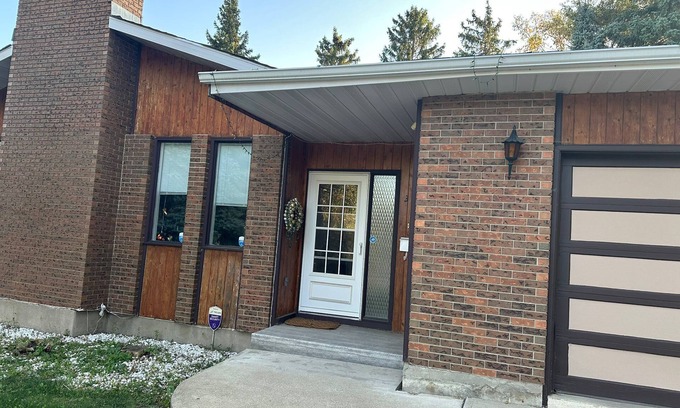 Saskatoon Maison | Beautiful spacious cozy private basement suite
