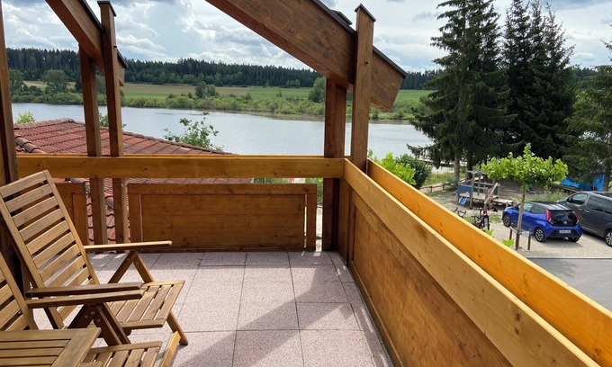 Hubertshofen Copropriété | Beautiful spacious vacation apartment directly on the Kirnbergsee for up to 6 people
