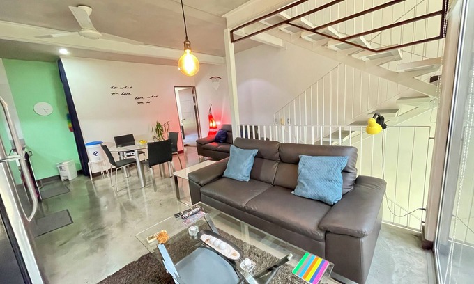 Santa Ana Maison | Beau et spacieux Loft à Santa Ana, style maison de ville.
