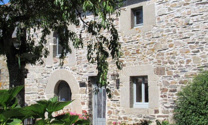 Mur-de-Bretagne Maison | Beautiful Stone House in an Idyllic location close to Lac De Guerledan