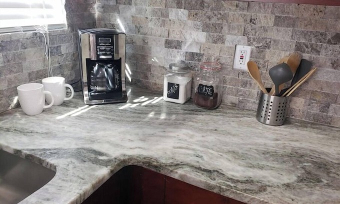 Limona Improvement Appartement | BEAUTIFUL STUDIO IN HEART OF BRANDON