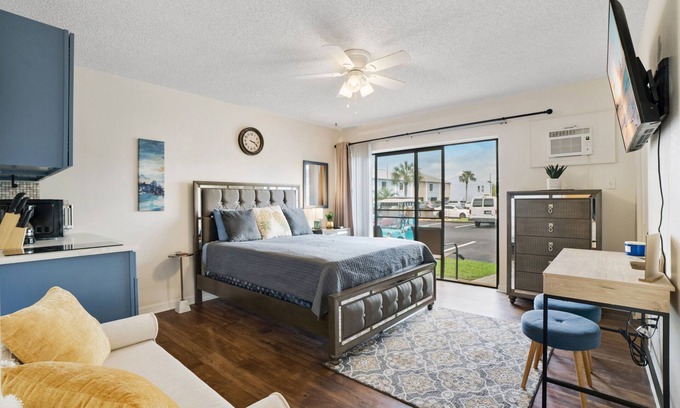 Paradise Lakes Appartement | Beautiful Studio N5-S at Paradise Lakes Clothing Optional Resort!