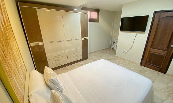 Kennedy Appartement | Beautiful Suite in Ciudadela Las Garzas, safe and centrally located, Guayaquil