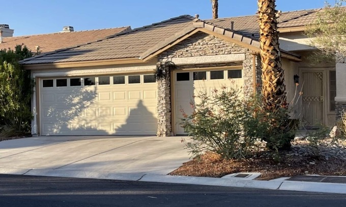 Summerlin Maison | Beautiful Summerlin Location 1-Room in Single Story House