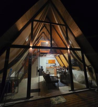 Nova Nazare Chalet De Ski | Beautiful Swiss Chalet in Mulungu