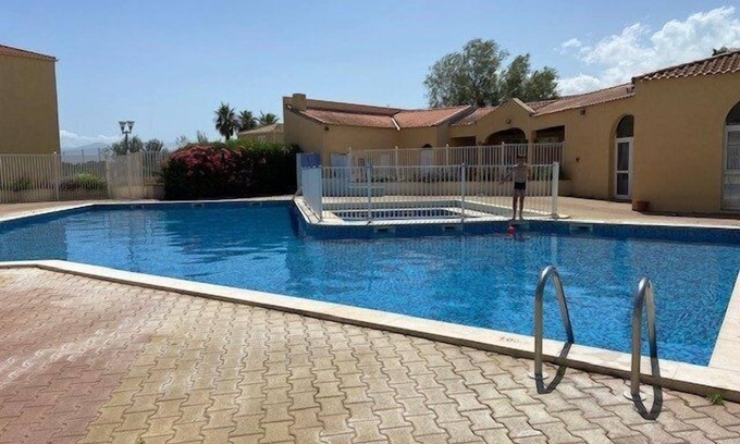 Les Hauts de Canet Appartement | Bel appartement T2 avec piscine et parking classé 2 ** 4EURO213