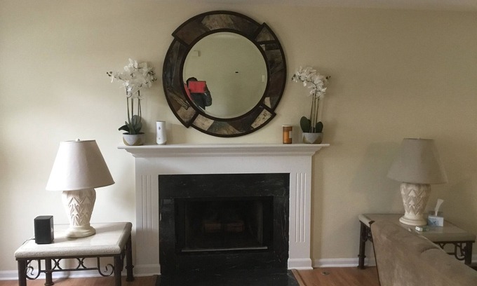 Elgin Maison | Beautiful townhome 45 mins from Chicago