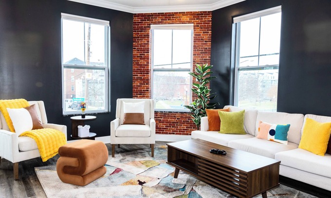 Weinland Park Maison | Beautiful Townhomes with Roof Terrace Hot Tubs and Game Room