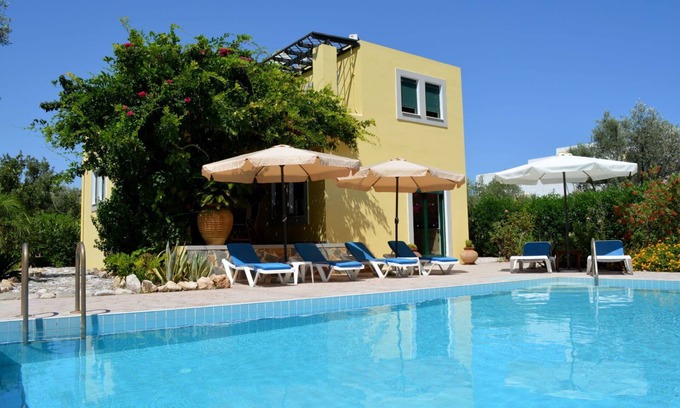 Lindos Villa | Belle tranquille 3 chambres 2 salles de bain Villa avec grande piscine privée à 5 min de Lindos