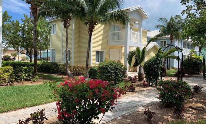 Alice Town Maison | Beautiful Tree House at Bimini Bay - steps away from the beach