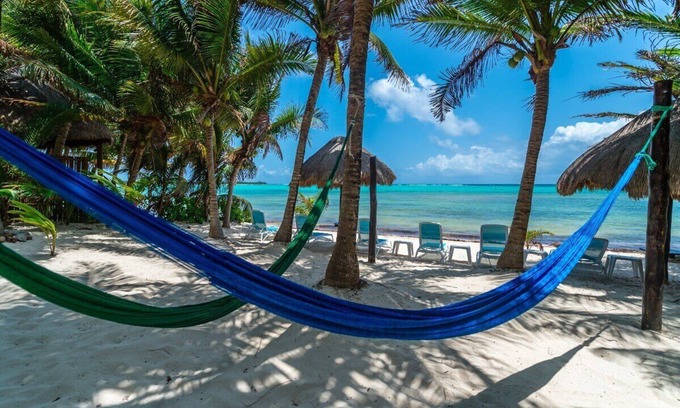 Soliman Bay Villa | Beautiful tropical villa with beachside pool, AC with great views!