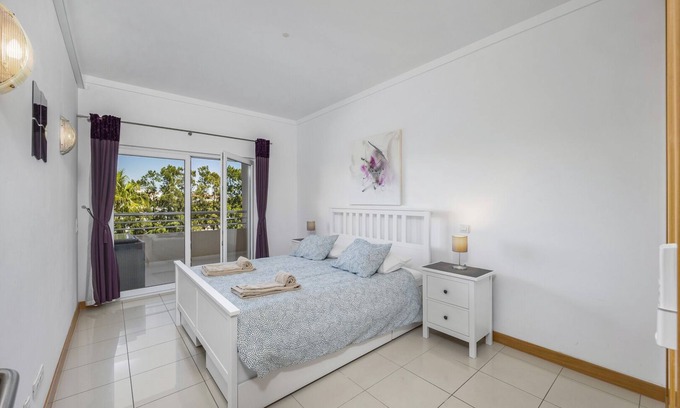 Areias de Sao Joao Appartement | Beautiful Upper-floor 1-bed in Gated Condominium