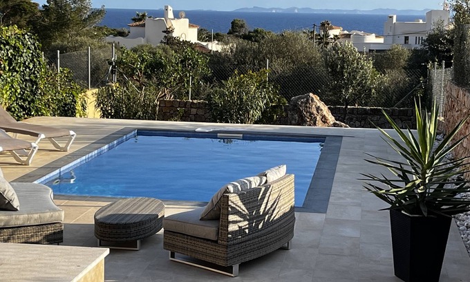 Vallgornera Maison | Beautiful vacation home with sea view for 7 people