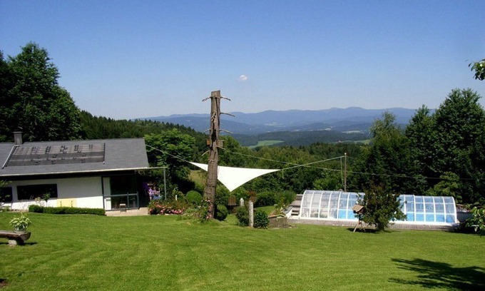 Kollnburg Maison | Beautiful vacation home with heated pool & infrared sauna - panoramic views