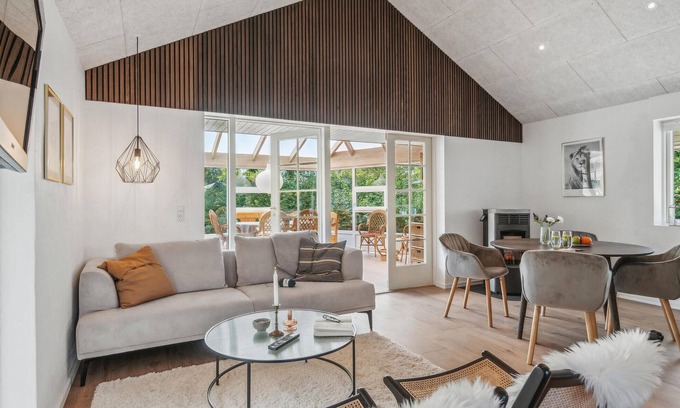 Vemb Maison | Beautiful vacation home in quiet surroundings near the Nissum Fjord.