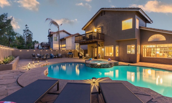 Val Vista Lakes Maison | NEW LISTING! RESORT HOME + HOT TUB + POOL + 6 BEDS