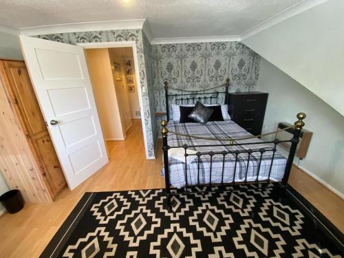 Bracknell Maison | Beautiful very large double bedroom