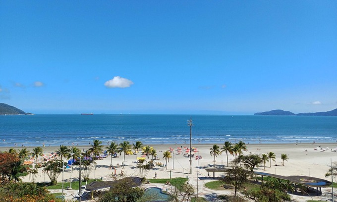 Boqueirao Appartement | Beautiful view of the sea and waterfront gardens!