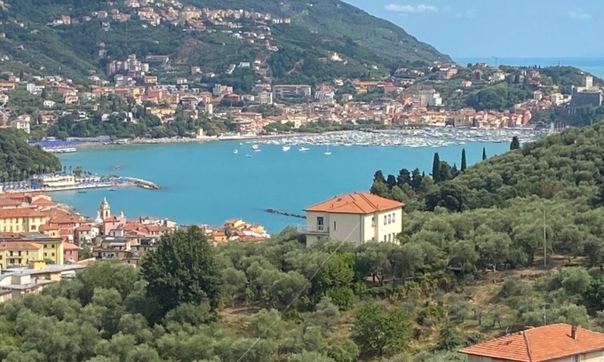San Terenzo Appartement | Beautiful views over Lerici and ten minutes' walk to the sandy beach at Baia Blu