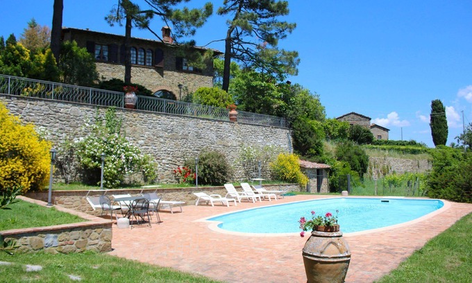 Palazzuolo Alto Villa | Belle villa bénéficiant d’une superbe vue panoramique sur les vignobles et les oliveraies. Point de