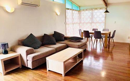 Mount Roskill Maison | Beautiful villa by the sea