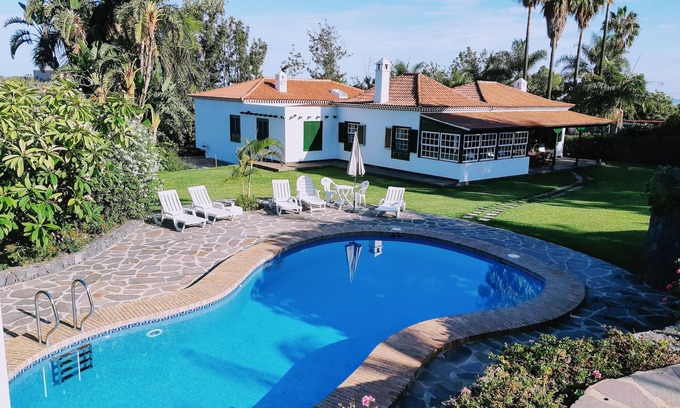 Las Arenas Villa | Magnifique villa sur 5000 m² de jardin botanique au cœur de la vallée de La Orot