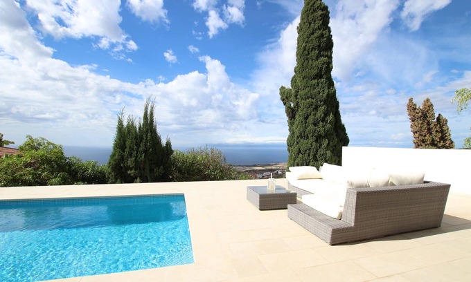 Armenime Villa | Belle maison pour 4p. Piscine privée chauffée, Wi-Fi, à 9min de la plage